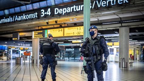 salaris luchtverkeersleider schiphol